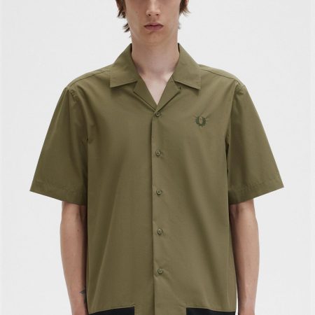Uomo Camicie Camicia Con Colletto A Rever E Orlo A Coste Fred Perry Verde Uniforme Decorativo